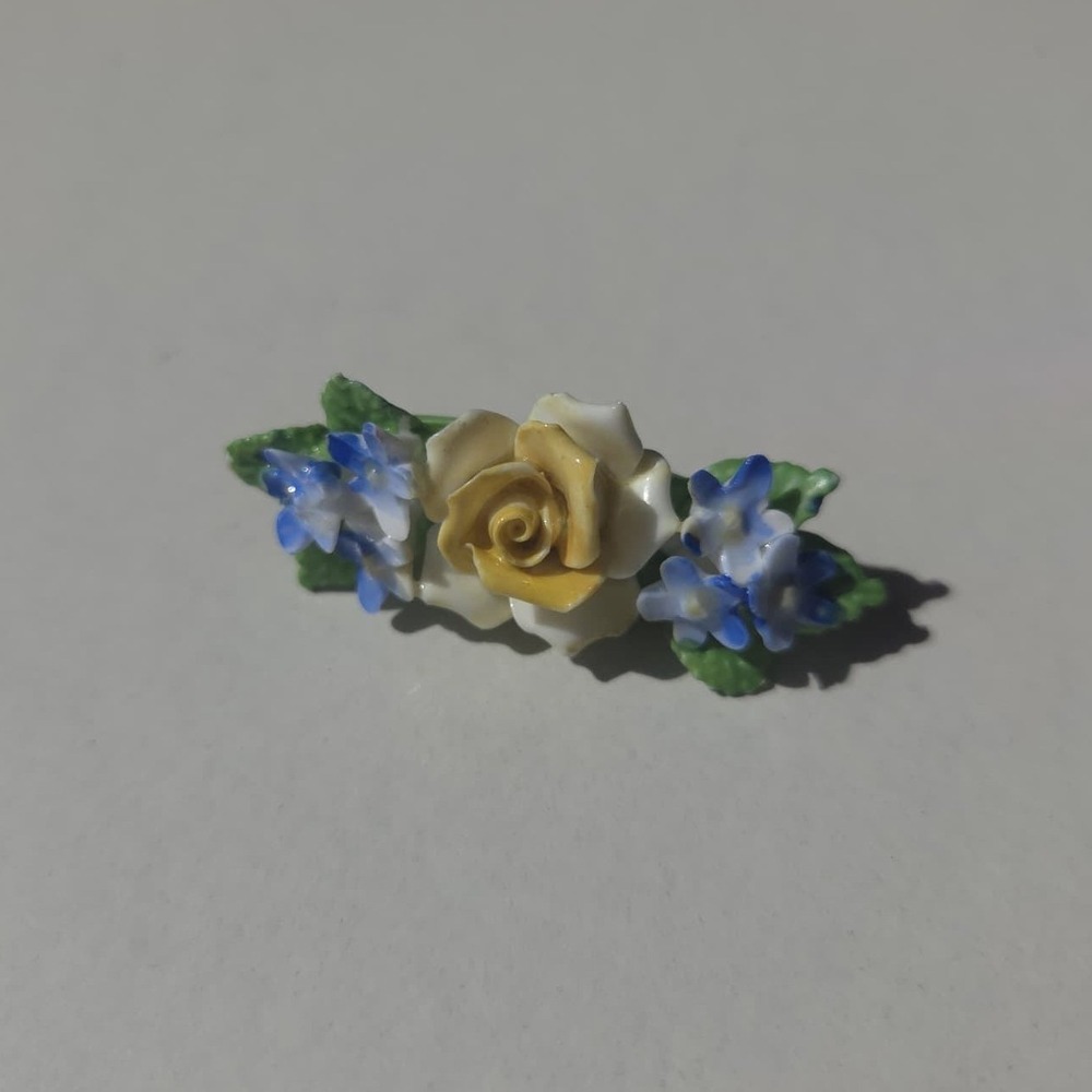 Vintage Floral Brooch Women Yellow Blue Made in England China Romantic - Picture 1 of 4